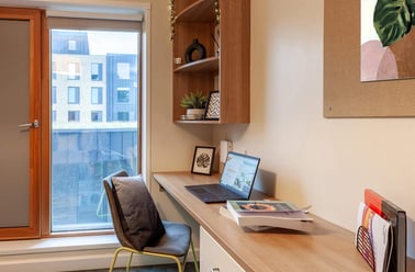 Crown Place, East Reading, Reading - Image 2